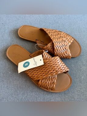 Universal Thread Woven Slide Sandals in Tan